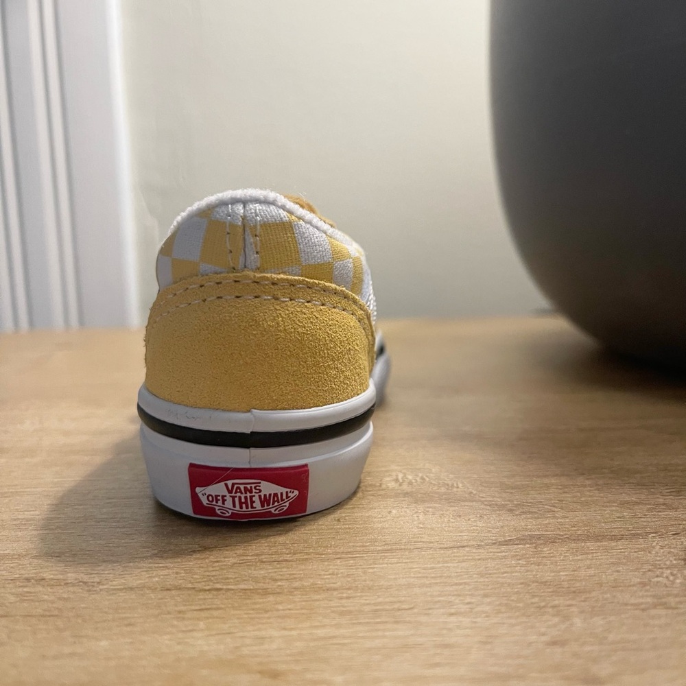Vans Kids Yellow Old Skool V Velcro Sneakers - Picture 4 of 5